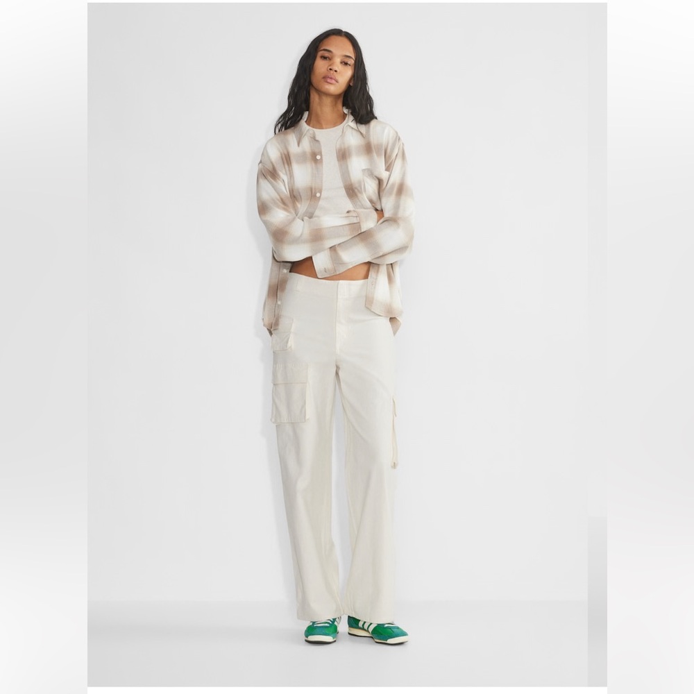 Aritzia’s Wilfred Picture Cargo Pants in Light Birch